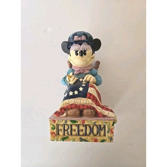 Jim Shore 2005 Disney Minnie Mouse "Stitching Freedom's Promise" Flag - Picture 7 of 8
